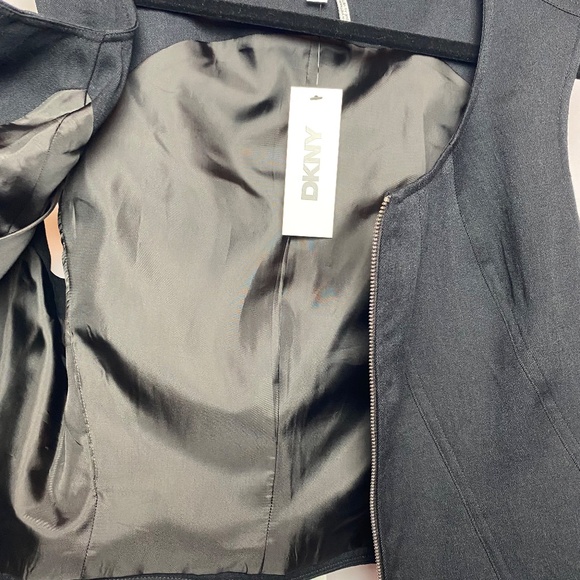 DKNY NWT Womenʻs Sleeveless Lined Zip Front Vest Top Large - Picture 9 of 10